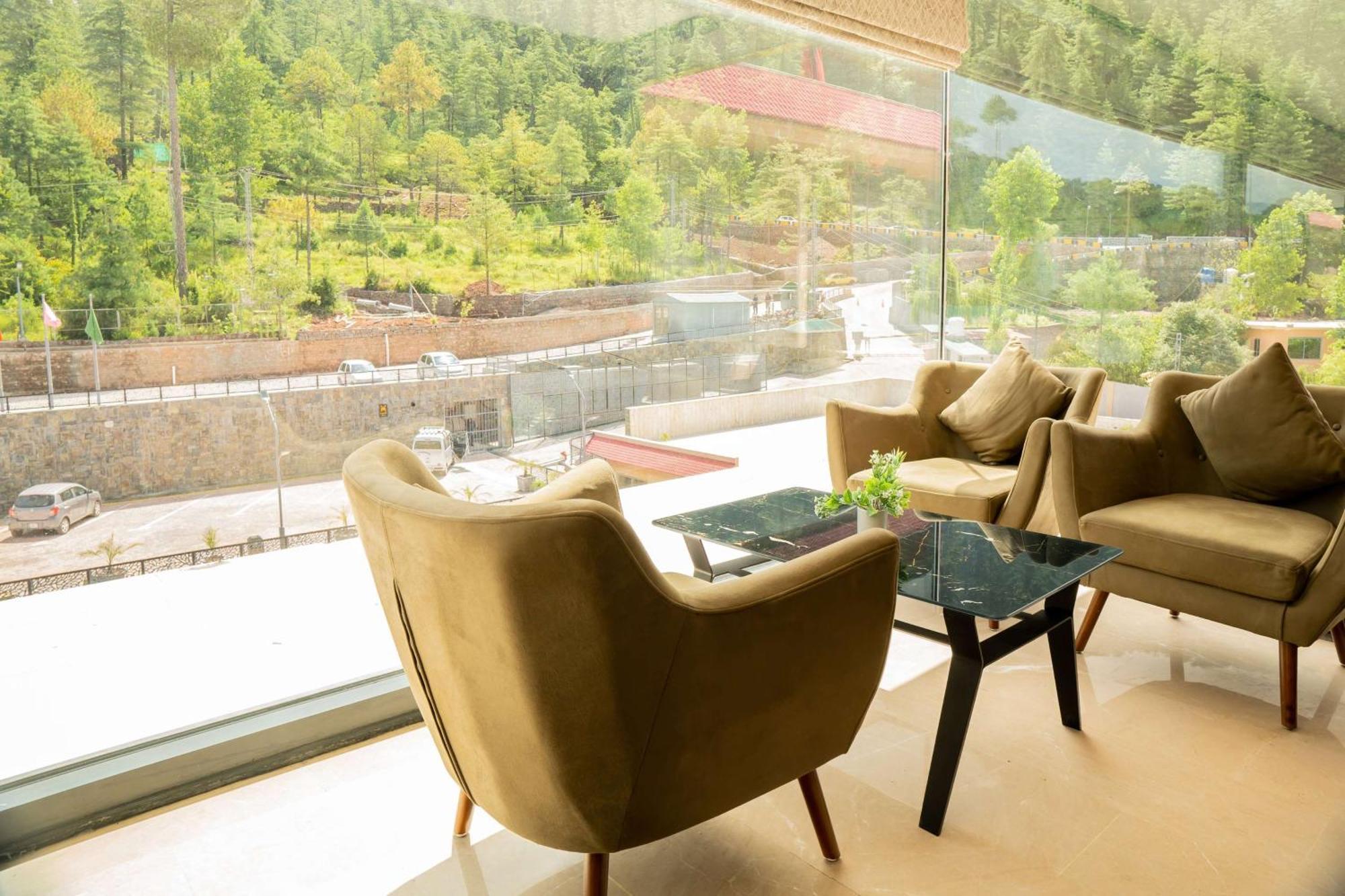 Ramada By Wyndham Murree Lower Topa Resort Exterior foto