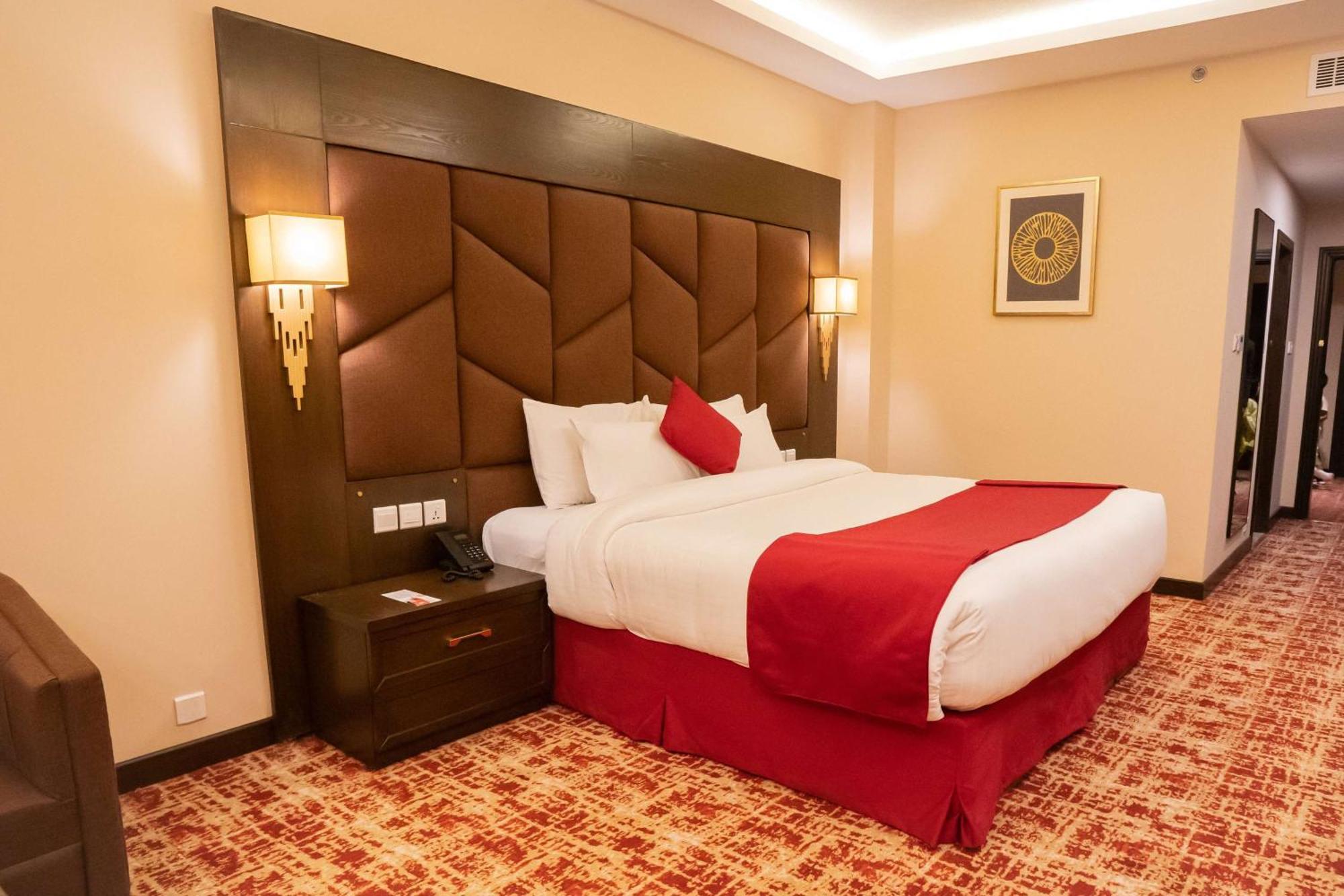 Ramada By Wyndham Murree Lower Topa Resort Exterior foto